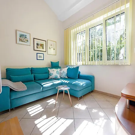 Apartamento With Garden, *